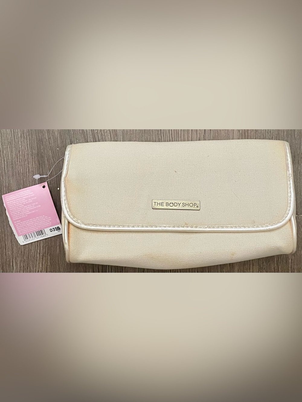 💄 NWT The Body Shop Cream Cosmetic Pouch 💄